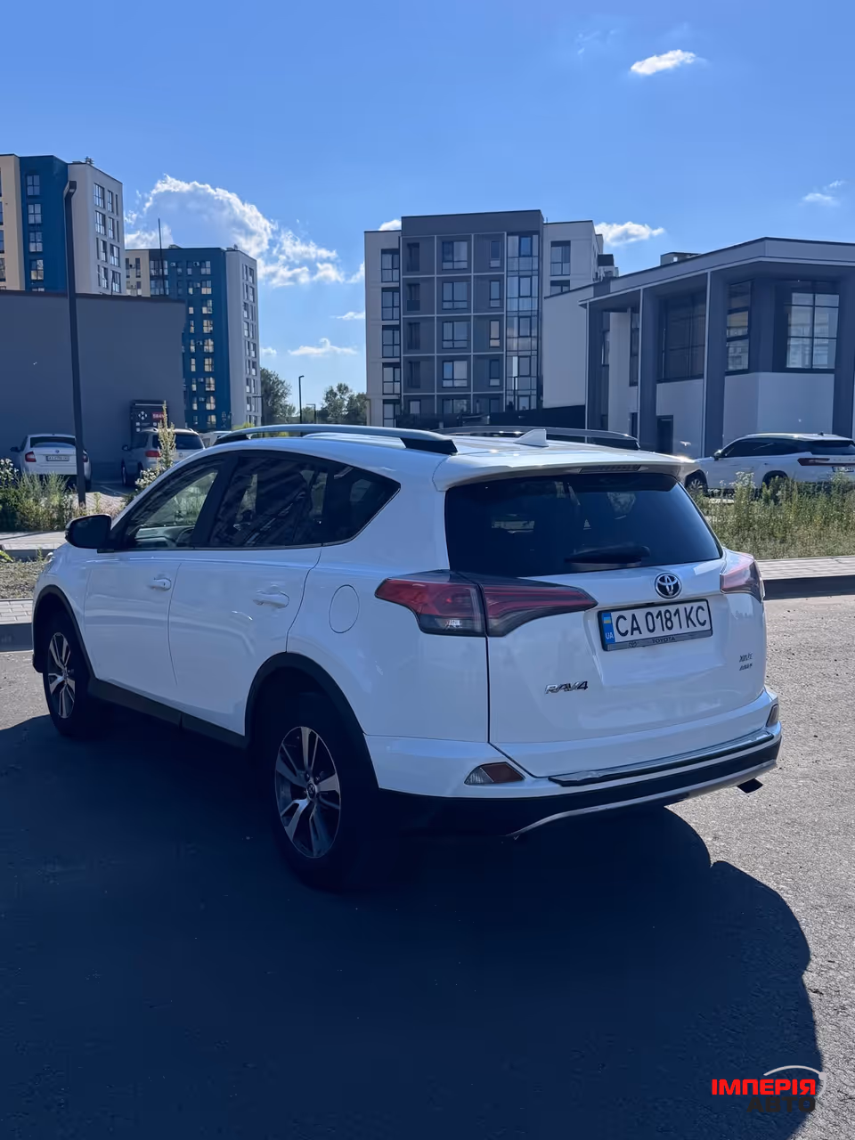 Toyota RAV4 - фото 3
