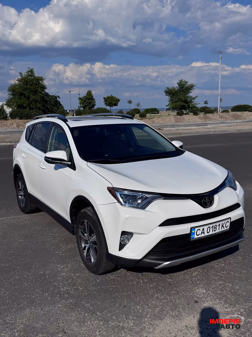 Toyota RAV4 - фото 2