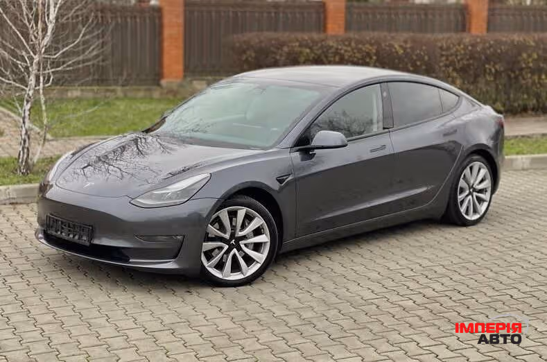 Tesla Model 3 - фото 3