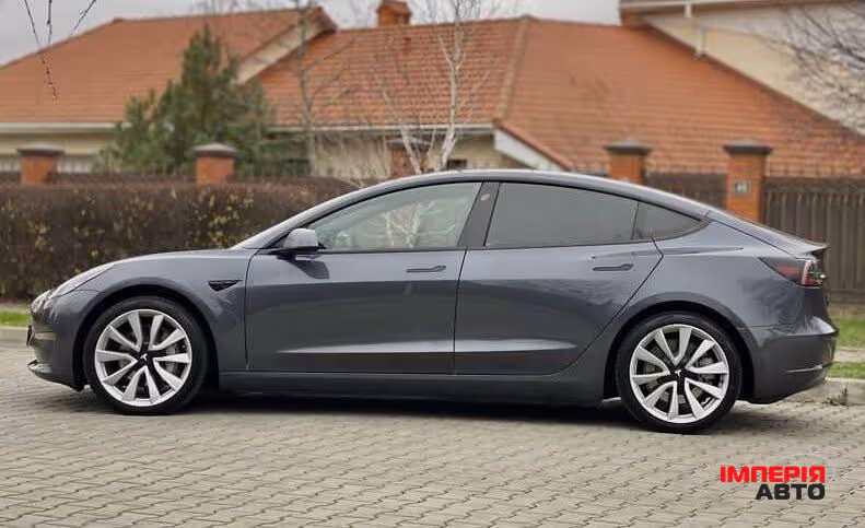 Tesla Model 3 - фото 4