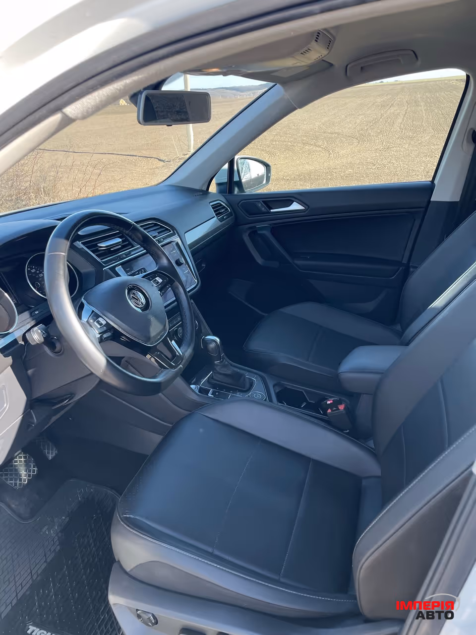 Volkswagen Tiguan - фото 8