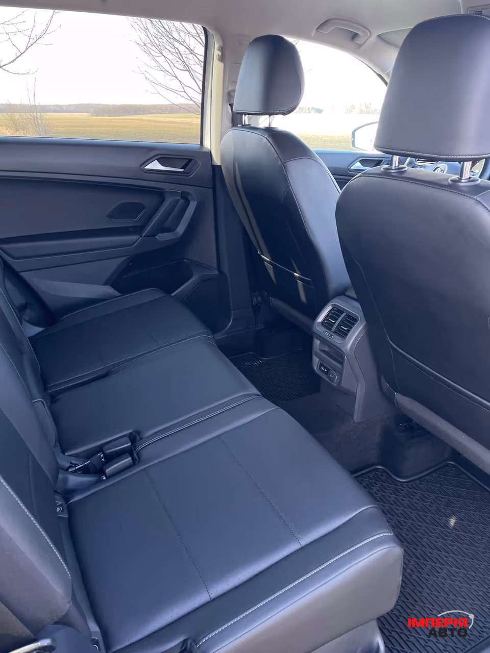 Volkswagen Tiguan - фото 10