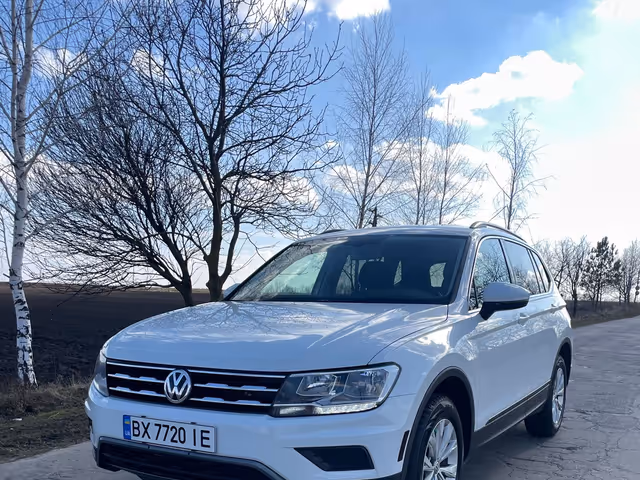 Volkswagen Tiguan - фото 3