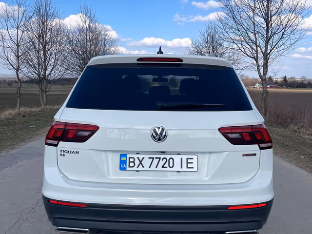 Volkswagen Tiguan - фото 5