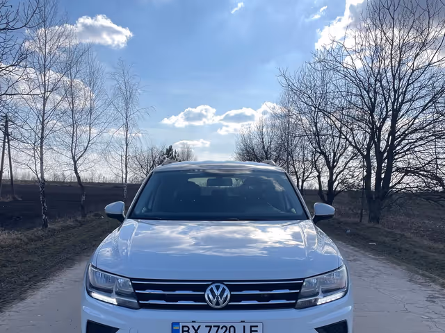 Volkswagen Tiguan - фото 2