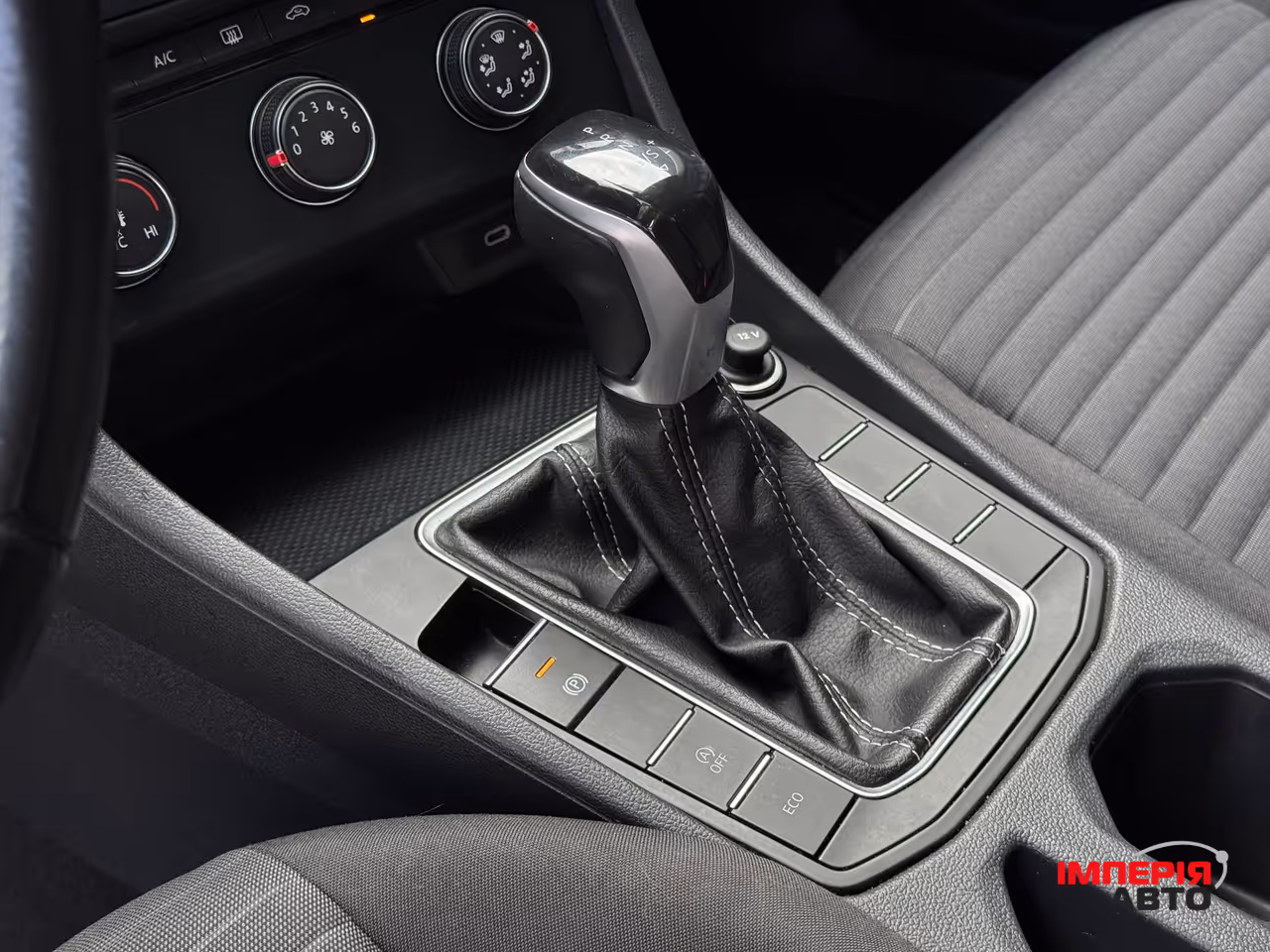 Volkswagen Jetta - фото 34