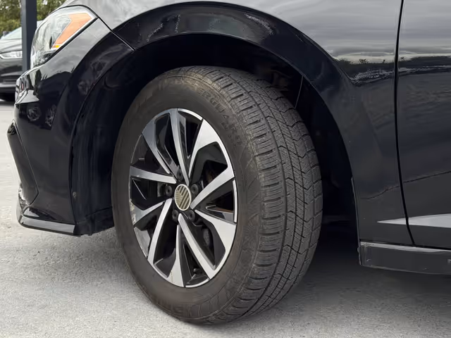 Volkswagen Jetta - фото 4