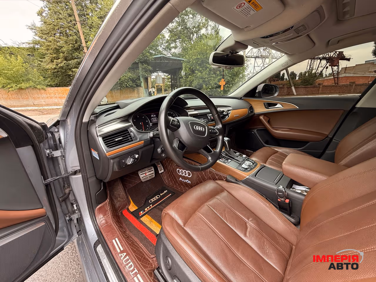 Audi A6 - фото 10