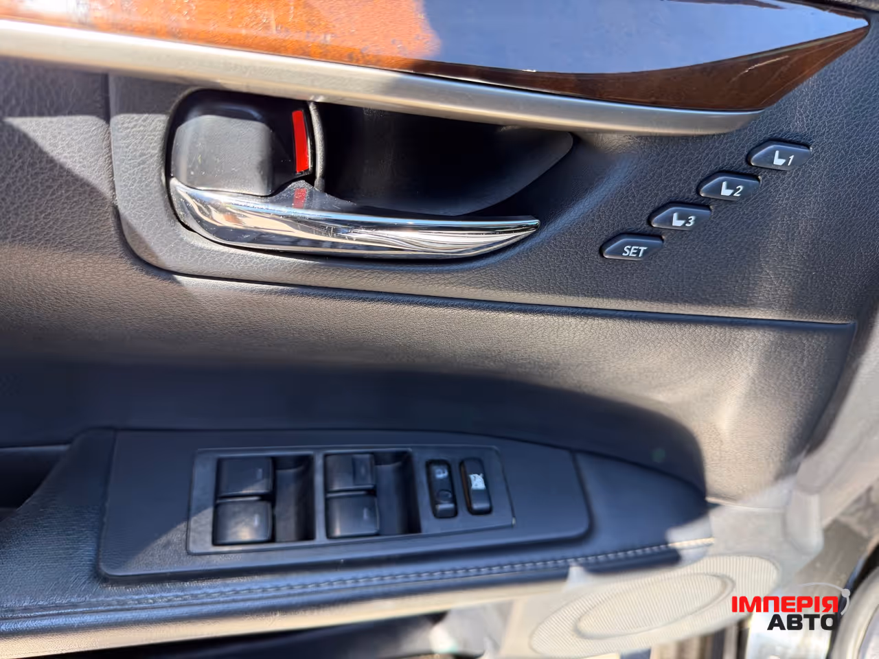 Lexus ES - фото 10
