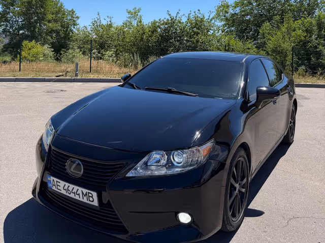 Lexus ES - фото 1