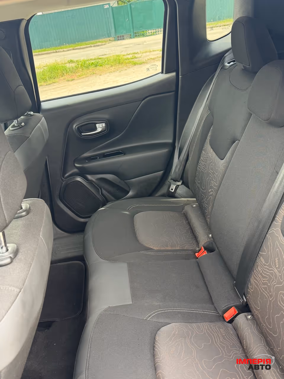 Jeep Renegade - фото 16