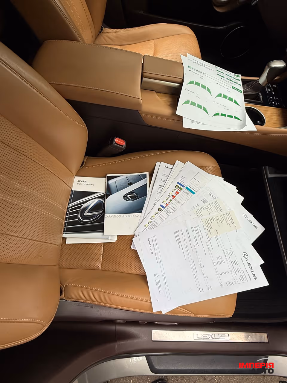 Lexus RX - фото 18