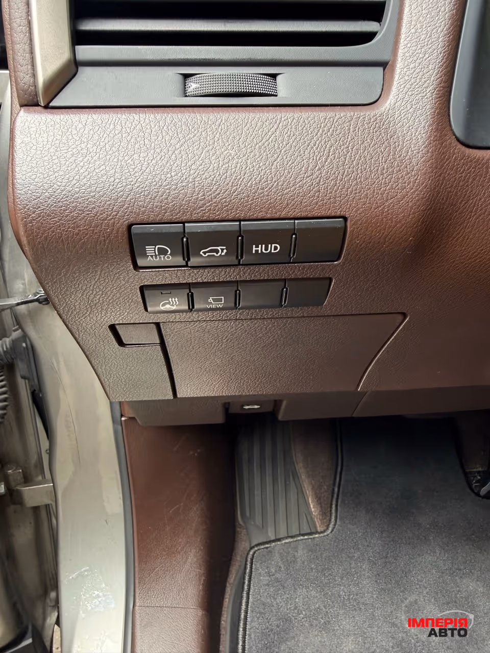 Lexus RX - фото 17