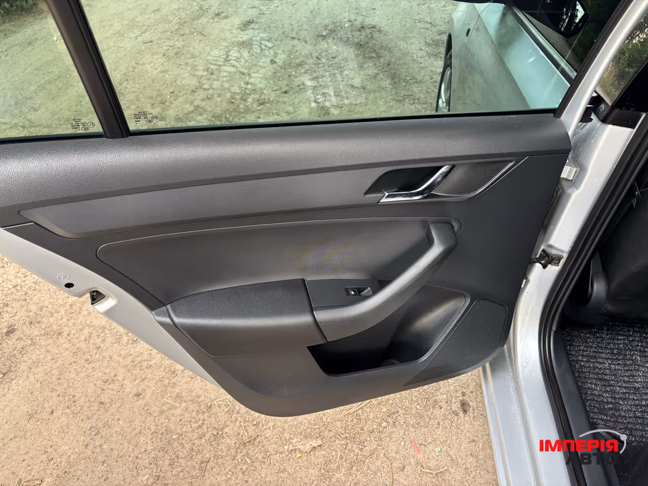 Skoda Rapid - фото 18