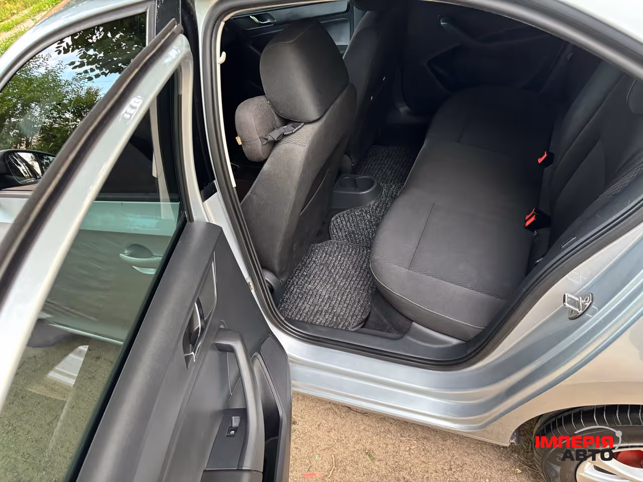 Skoda Rapid - фото 16