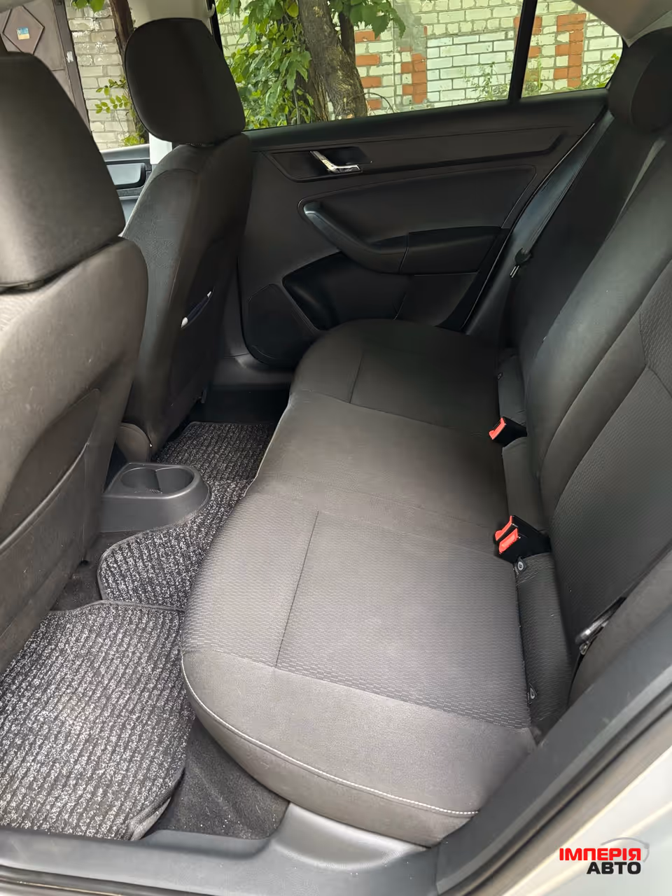 Skoda Rapid - фото 17