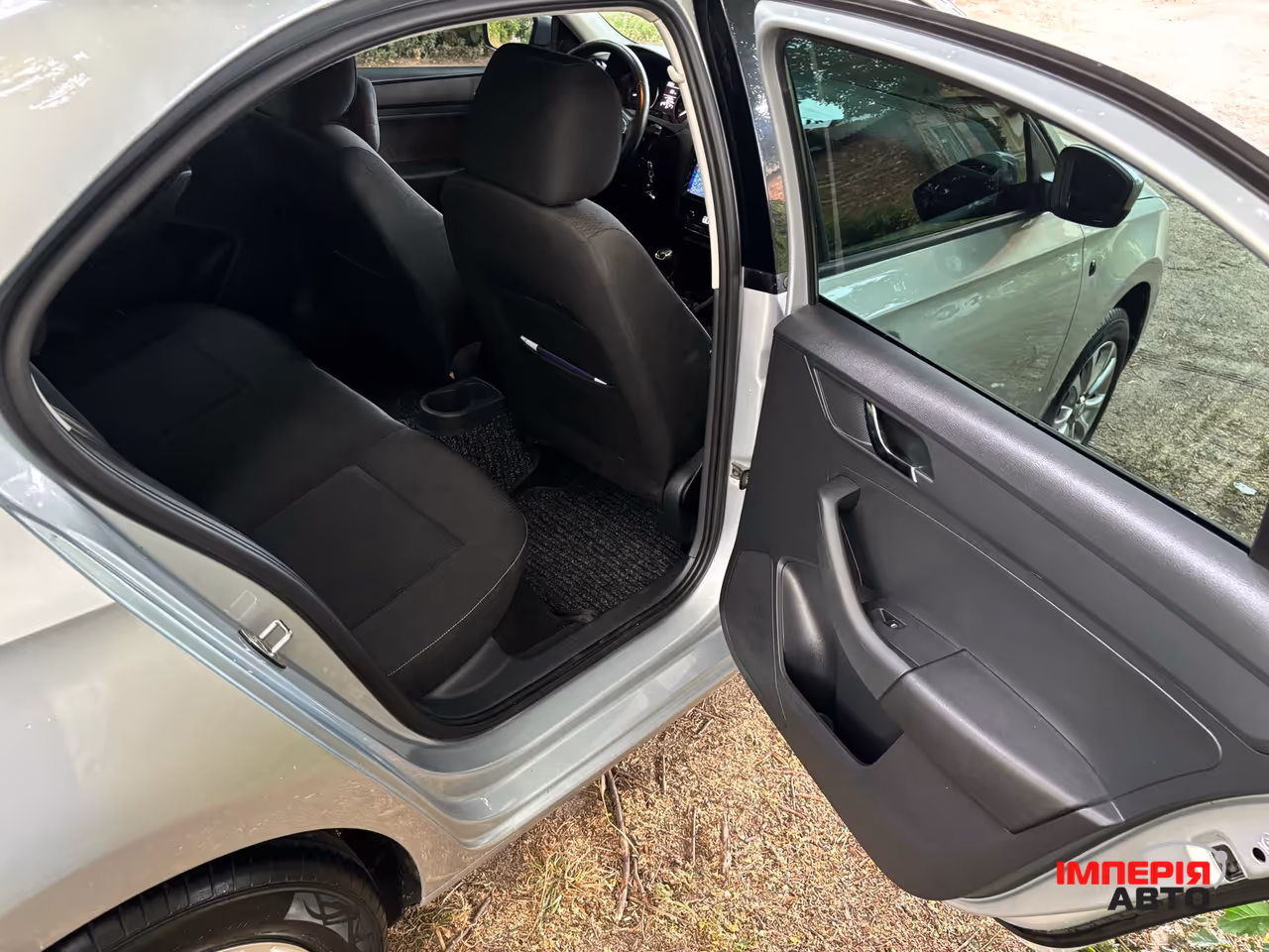 Skoda Rapid - фото 14