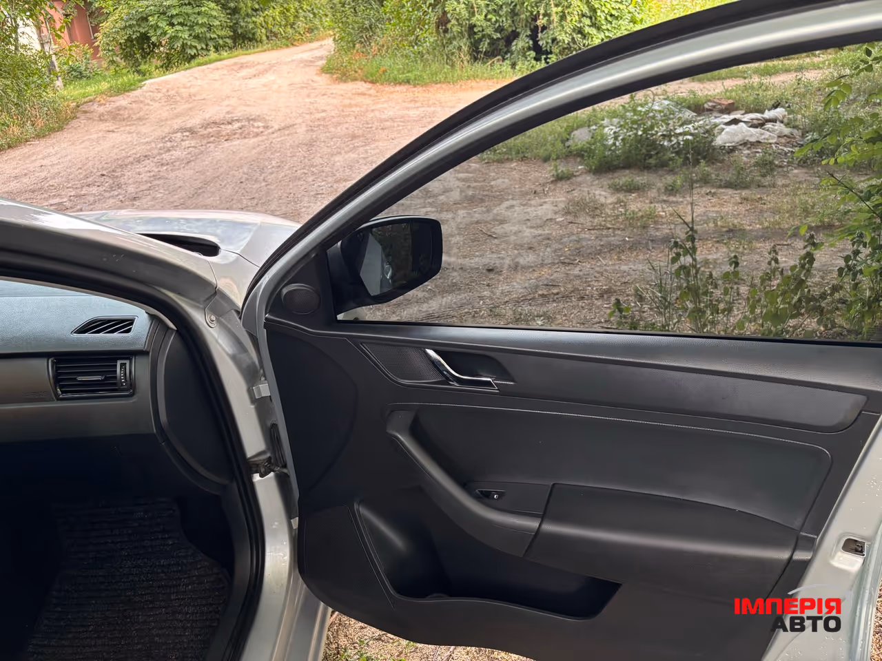 Skoda Rapid - фото 15