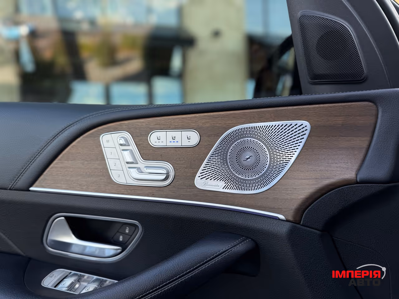 Mercedes-Benz GLS - фото 25