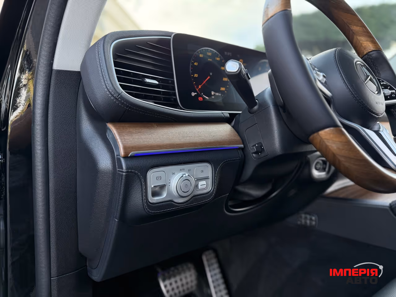Mercedes-Benz GLS - фото 30