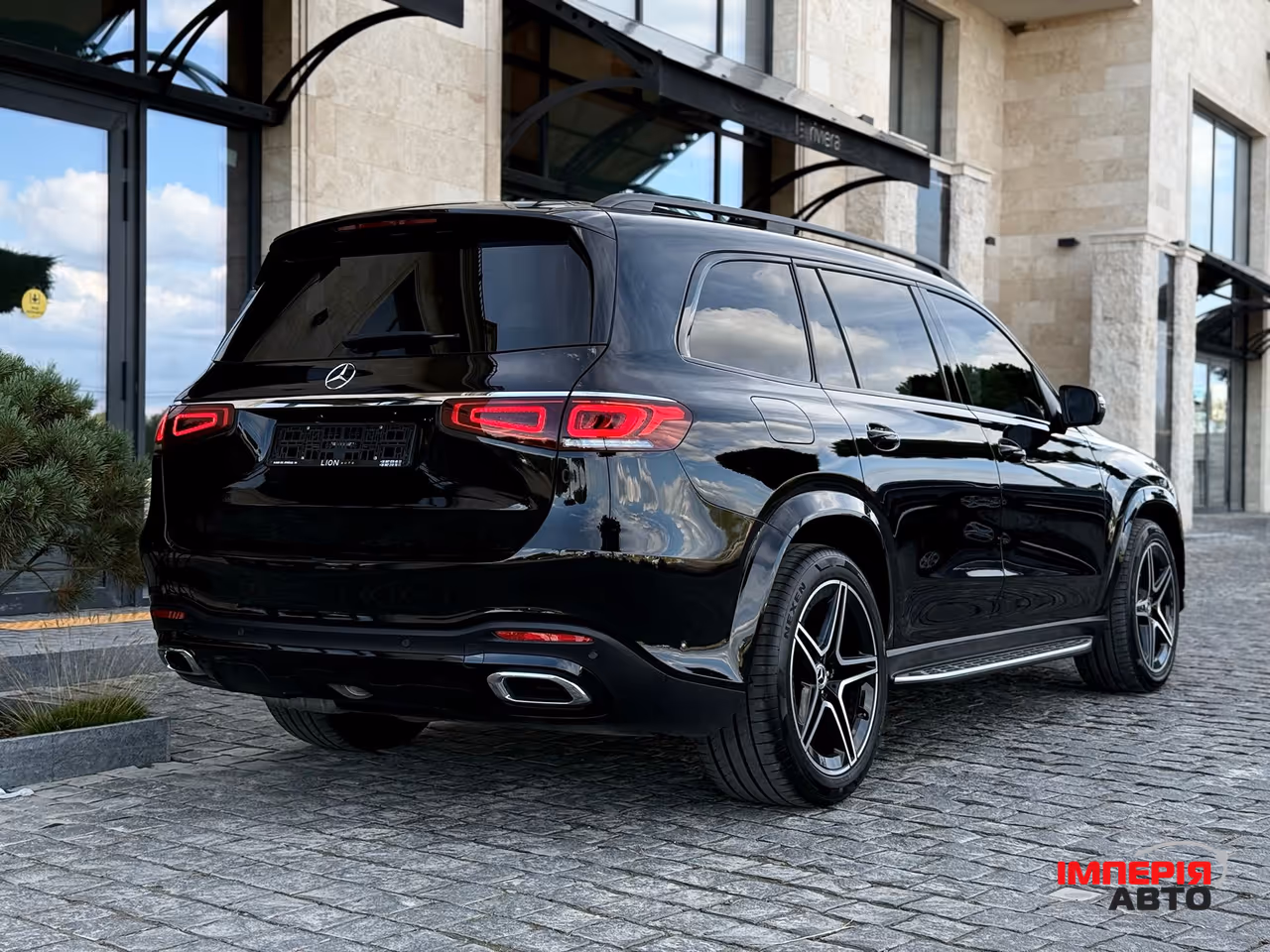 Mercedes-Benz GLS - фото 20