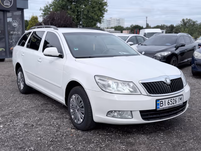 Skoda Octavia - фото 3