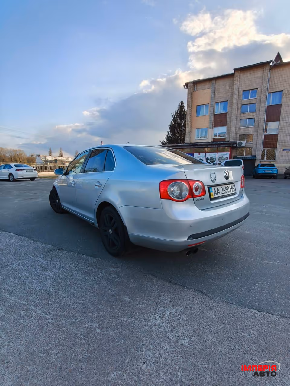 Volkswagen Jetta - фото 2