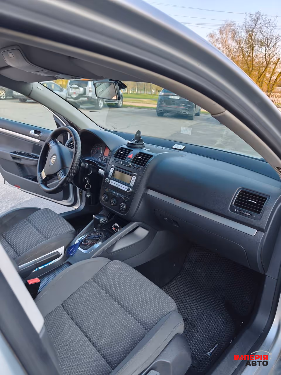 Volkswagen Jetta - фото 5