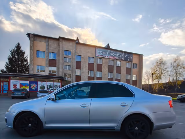 Volkswagen Jetta - фото 4