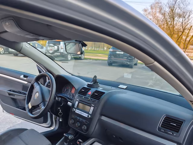 Volkswagen Jetta - фото 5