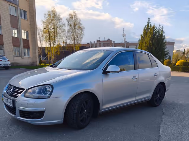Volkswagen Jetta - фото 1