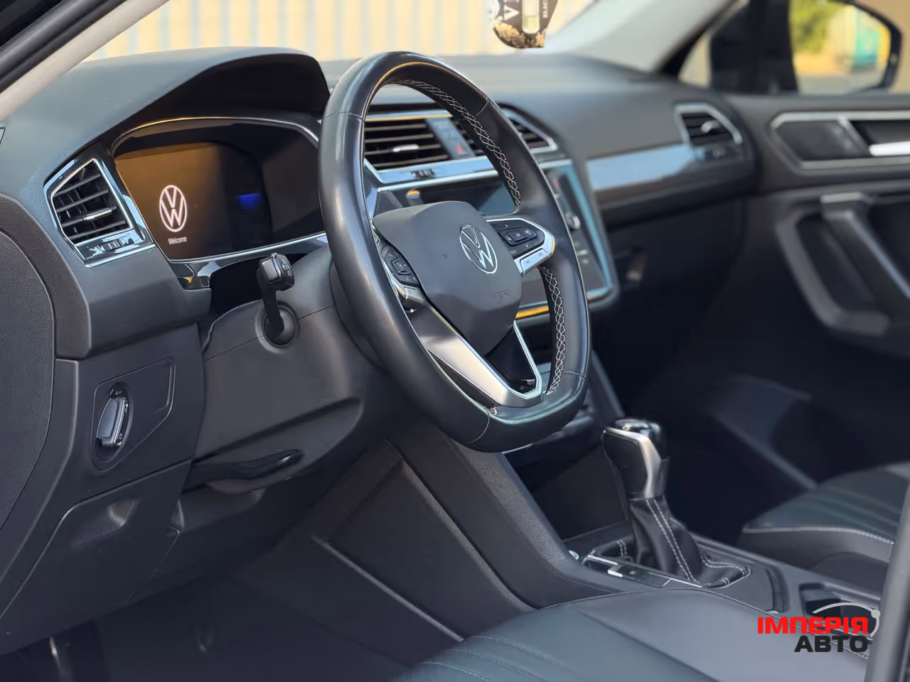 Volkswagen Tiguan - фото 12