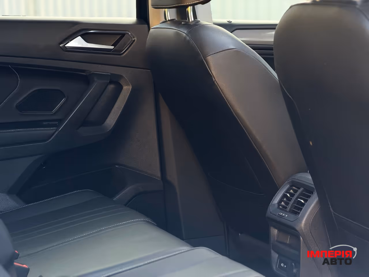Volkswagen Tiguan - фото 17
