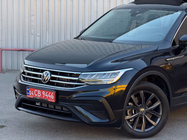 Volkswagen Tiguan - фото 2
