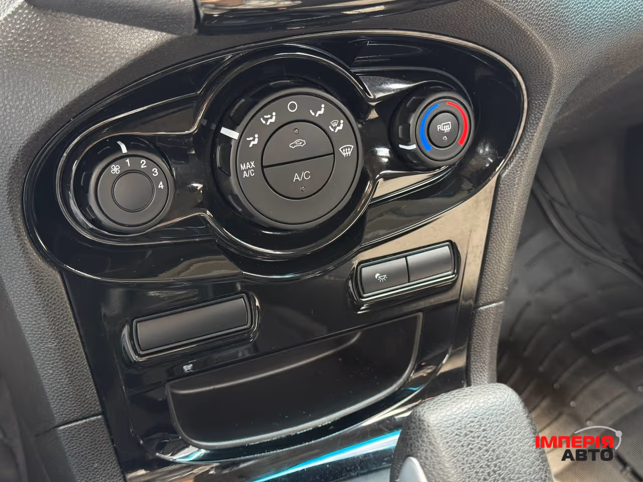 Ford Fiesta - фото 44