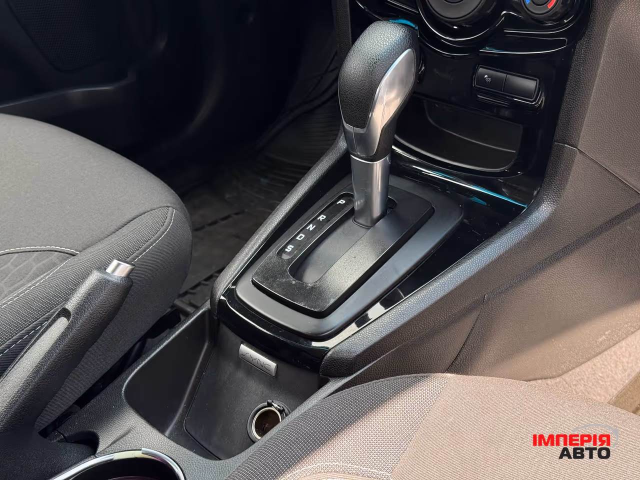Ford Fiesta - фото 68