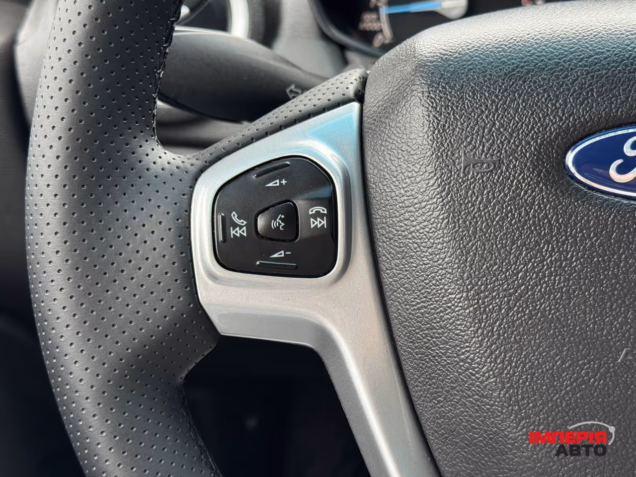 Ford Fiesta - фото 37