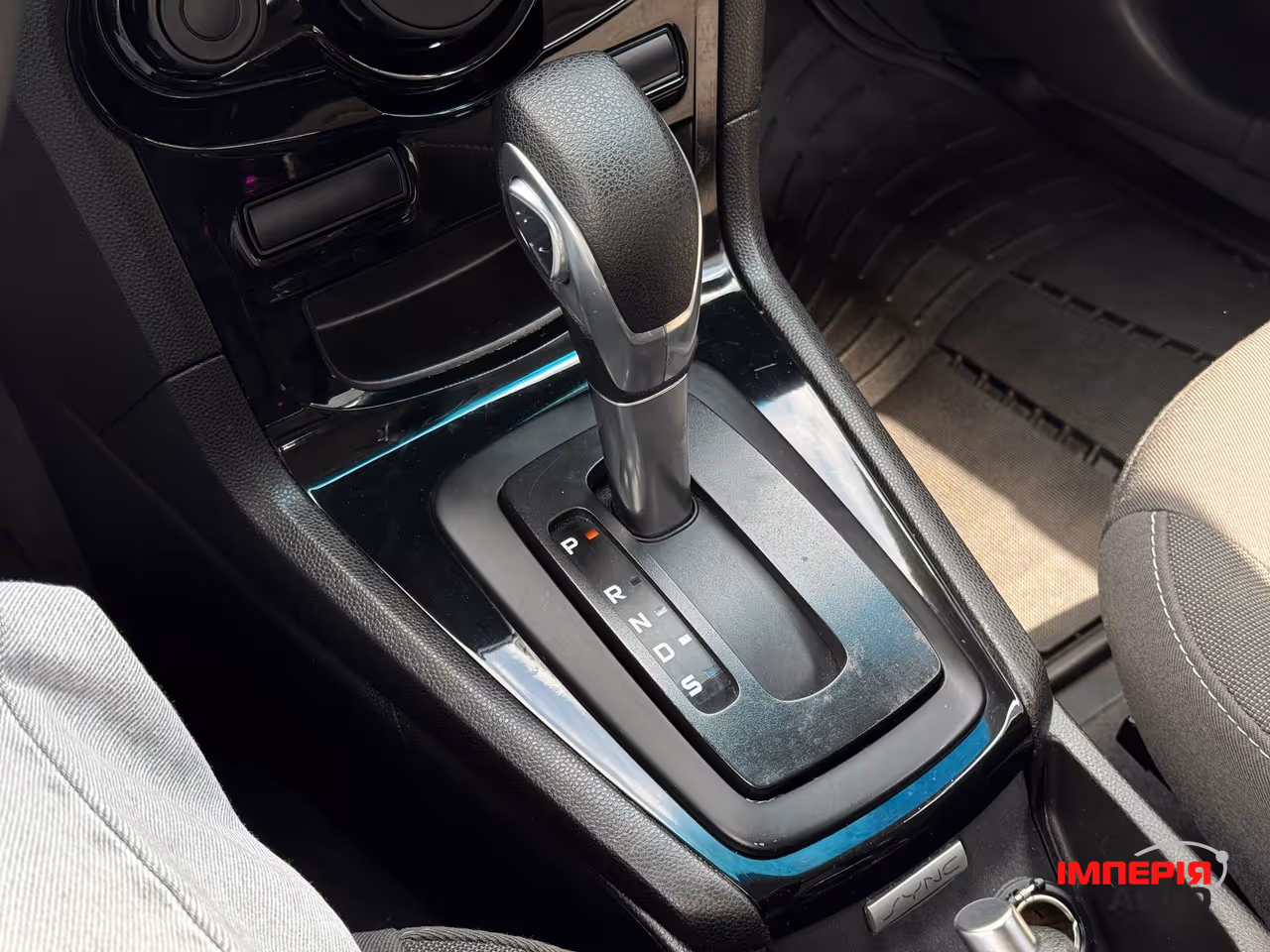 Ford Fiesta - фото 45