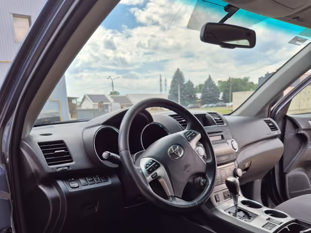 Toyota Highlander - фото 4