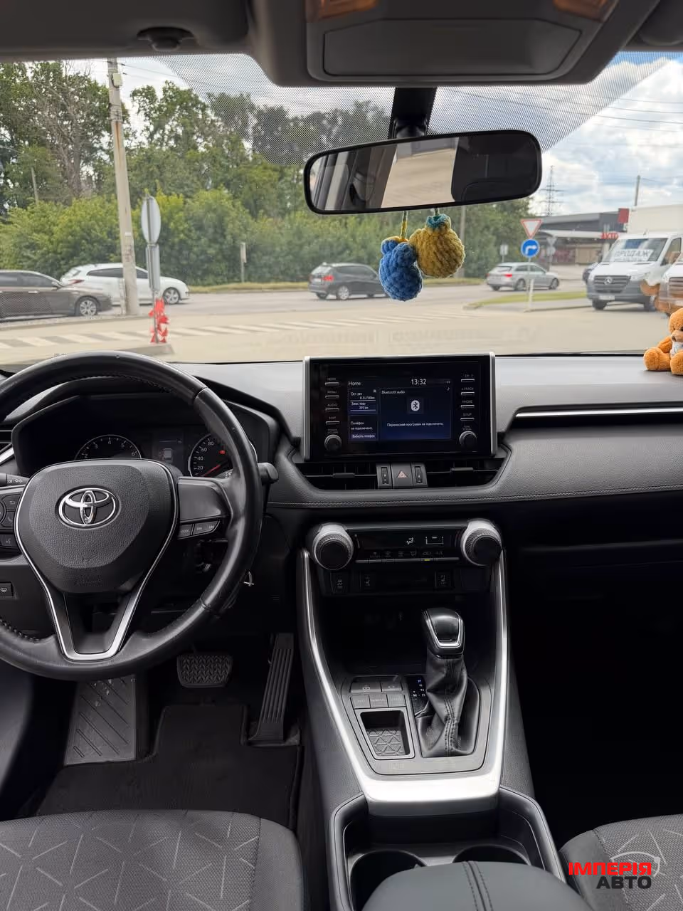 Toyota RAV4 - фото 8