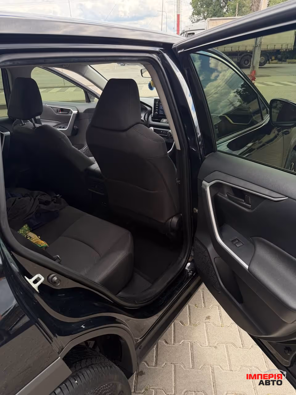 Toyota RAV4 - фото 10