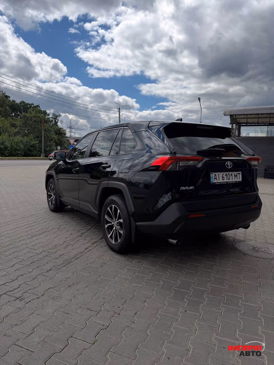 Toyota RAV4 - фото 4
