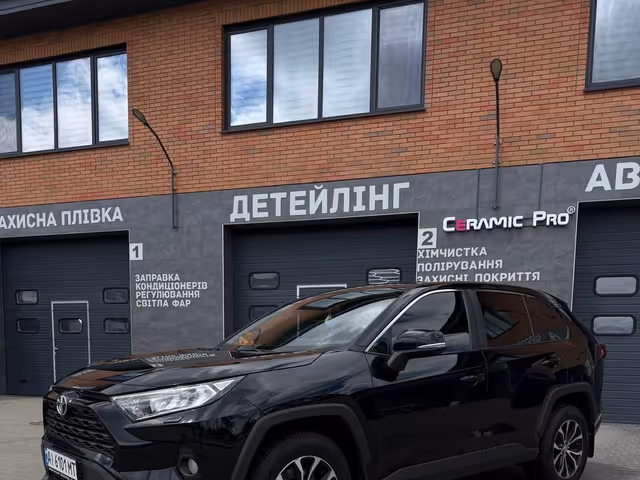 Toyota RAV4 - фото 5