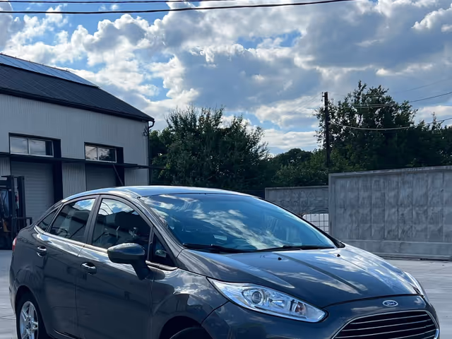 Ford Fiesta - фото 2