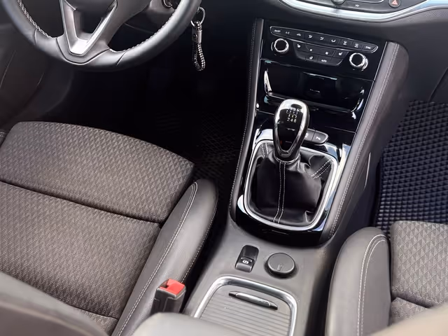 Opel Astra - фото 5