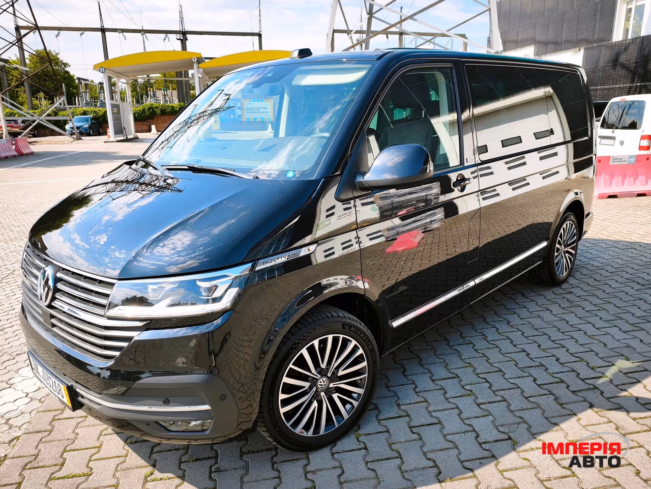 Volkswagen Multivan - фото 3