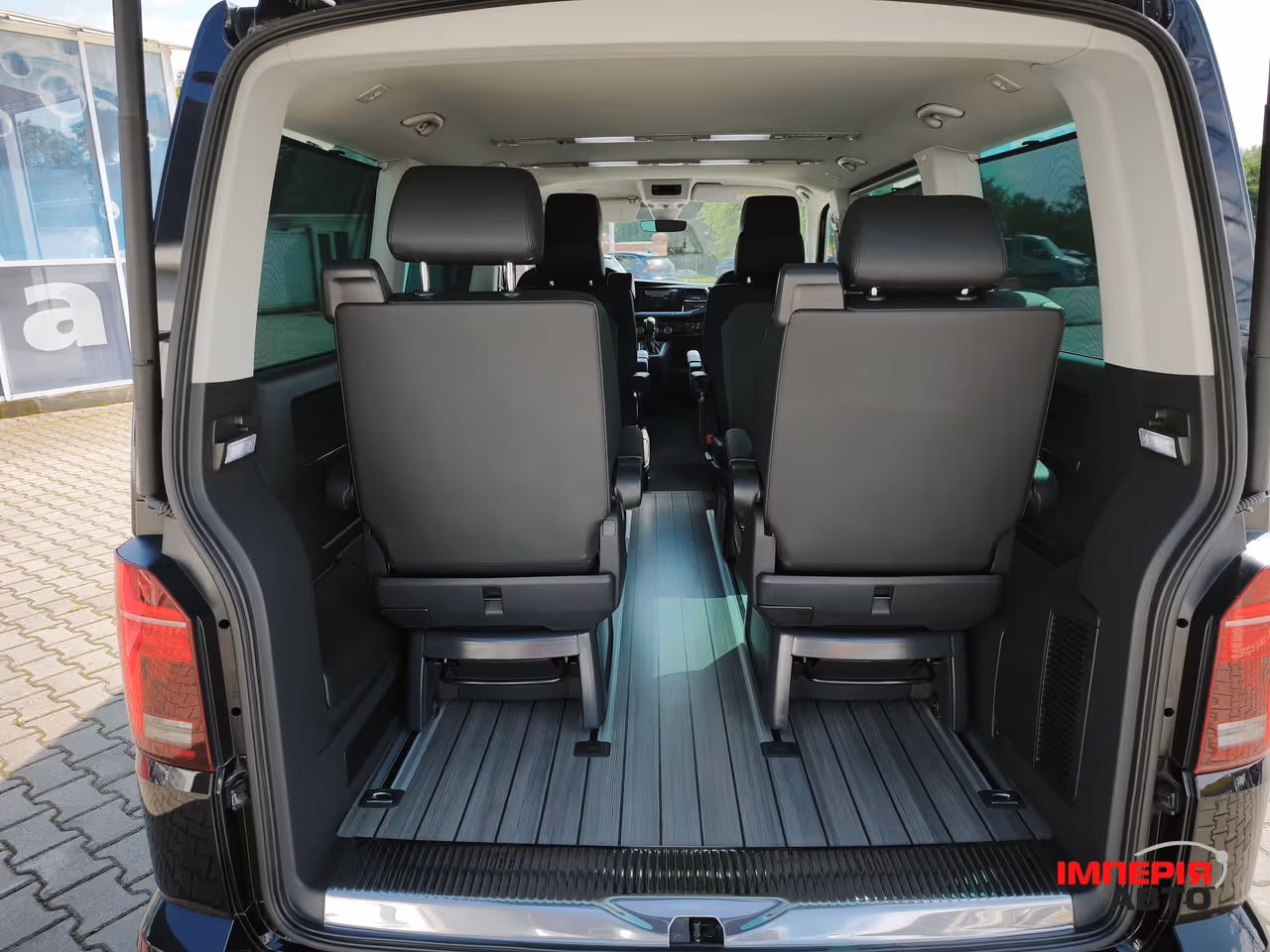 Volkswagen Multivan - фото 15