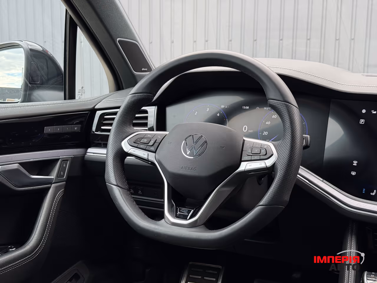 Volkswagen Touareg - фото 42