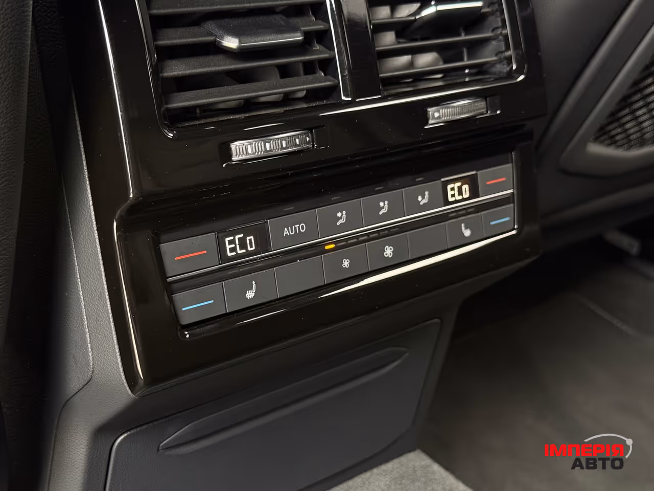Volkswagen Touareg - фото 37