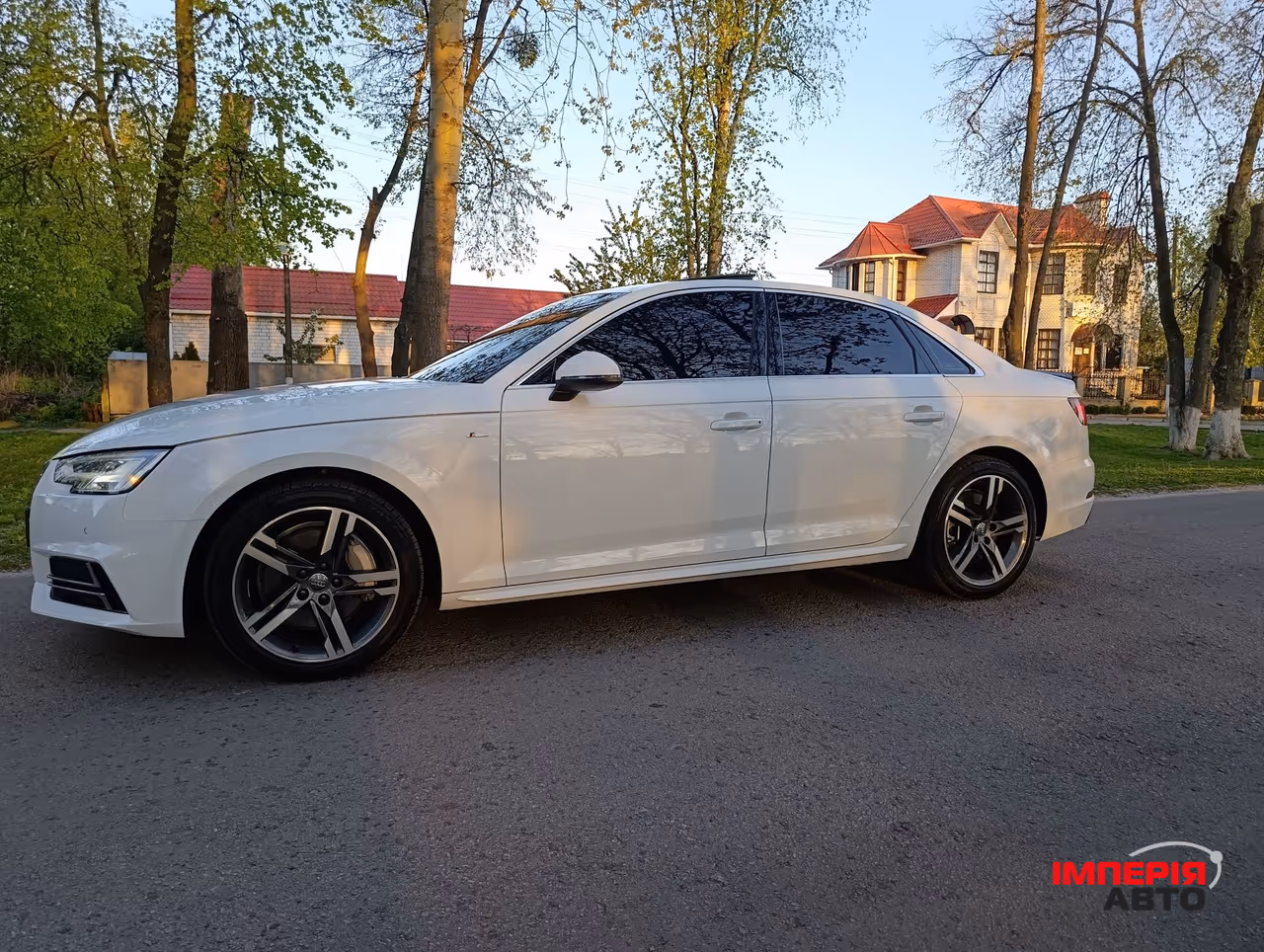 Audi A4 - фото 3